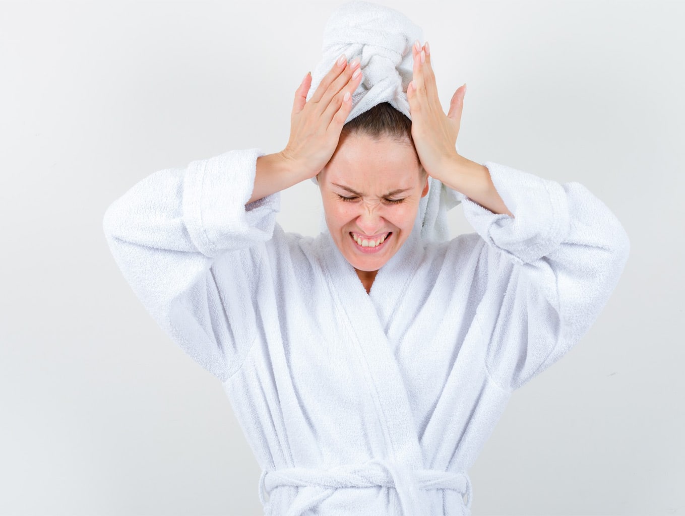 خشک کردن مو با ملش شدید حوله