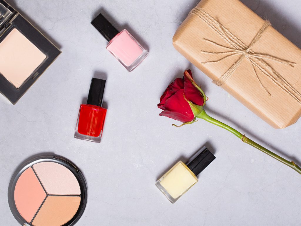 لوازم آرایشی مناسب هدیه